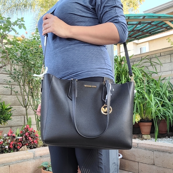 Michael Kors 3-in-1 Kimberly Tote - Picture 6 of 9